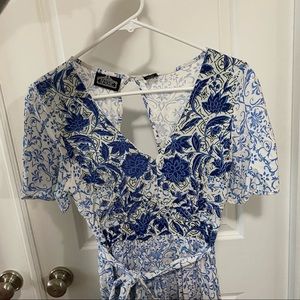 Blue and white floral maxi dress 💙